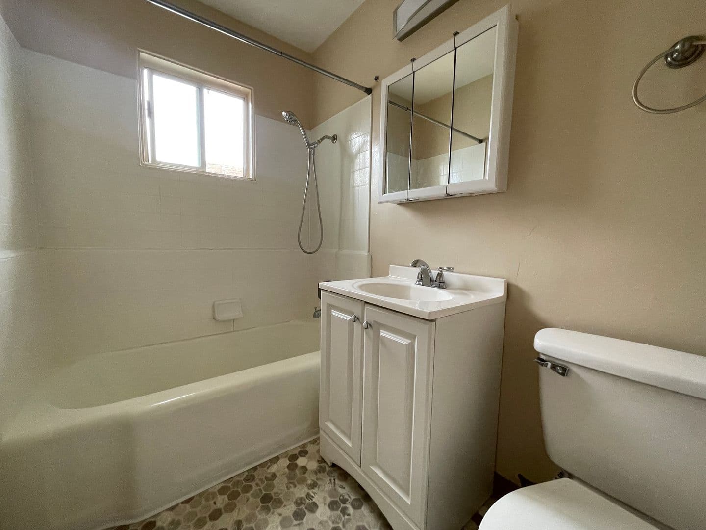 SAN DIEGO Apartment: 4837-4847 1/2 CORONADO AVENUE
