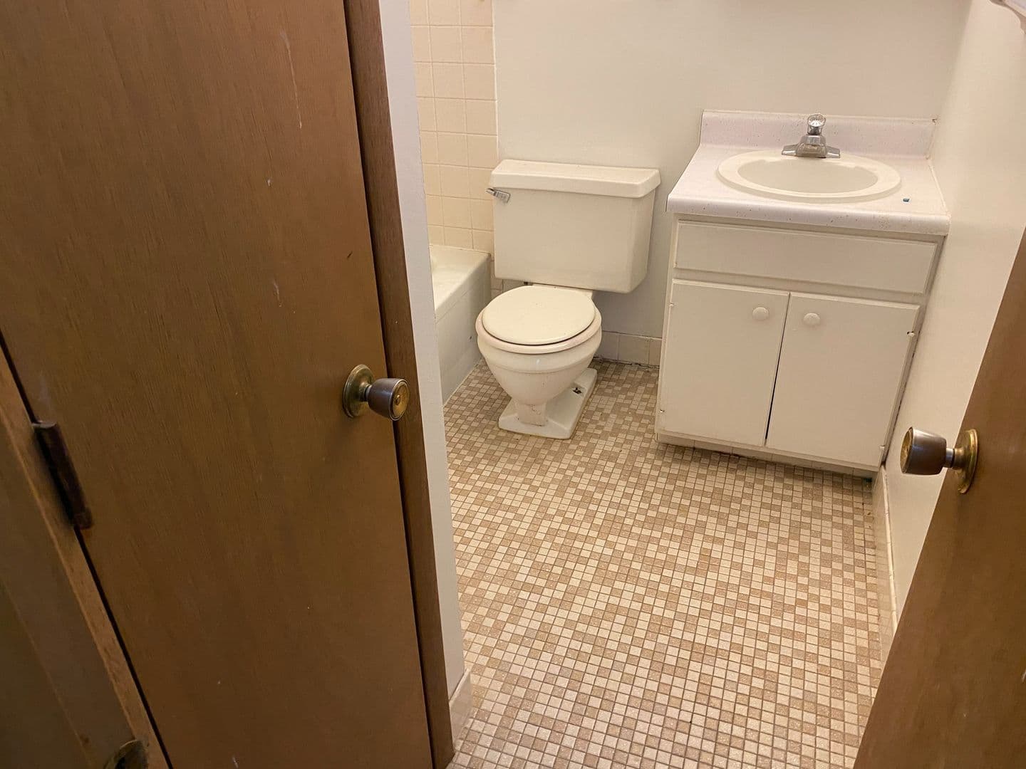 Rochester Apartment: 417-423 27th ST NE