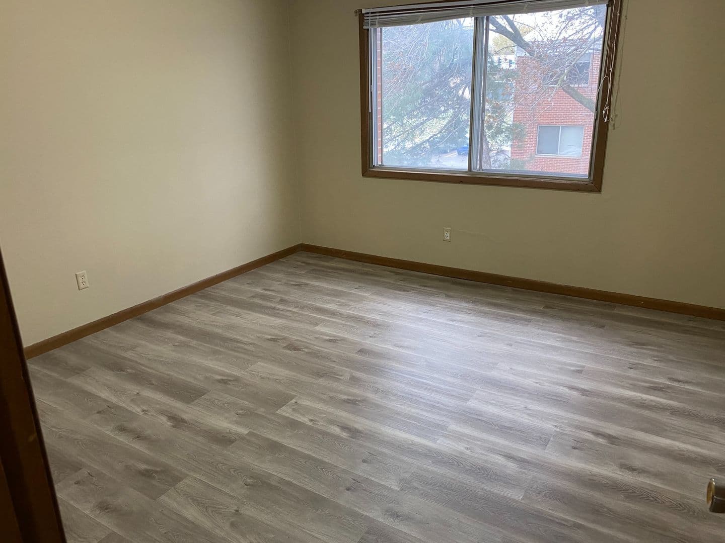 Rochester Apartment: 417-423 27th ST NE