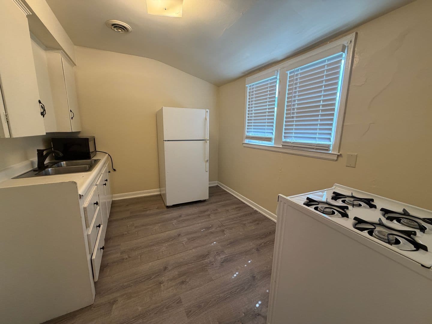 Milwaukee Apartment: 4134 N 50th Street