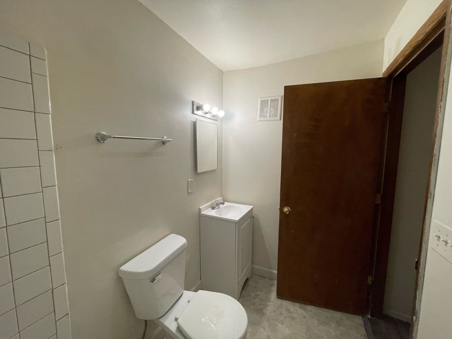 Milwaukee Apartment: 9900 W Fond Du Lac Ave
