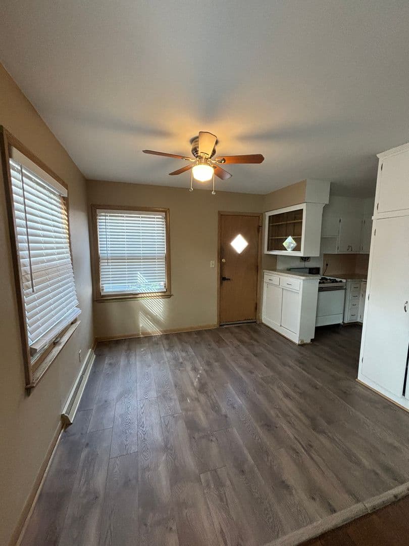 Wauwatosa Apartment: 1336 N 116th St