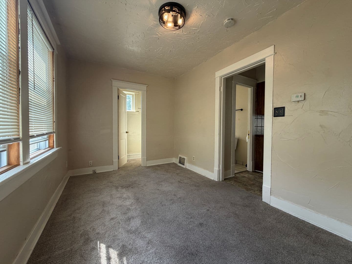West Allis Apartment: offboarding 11/2 8714A W Mitchell St