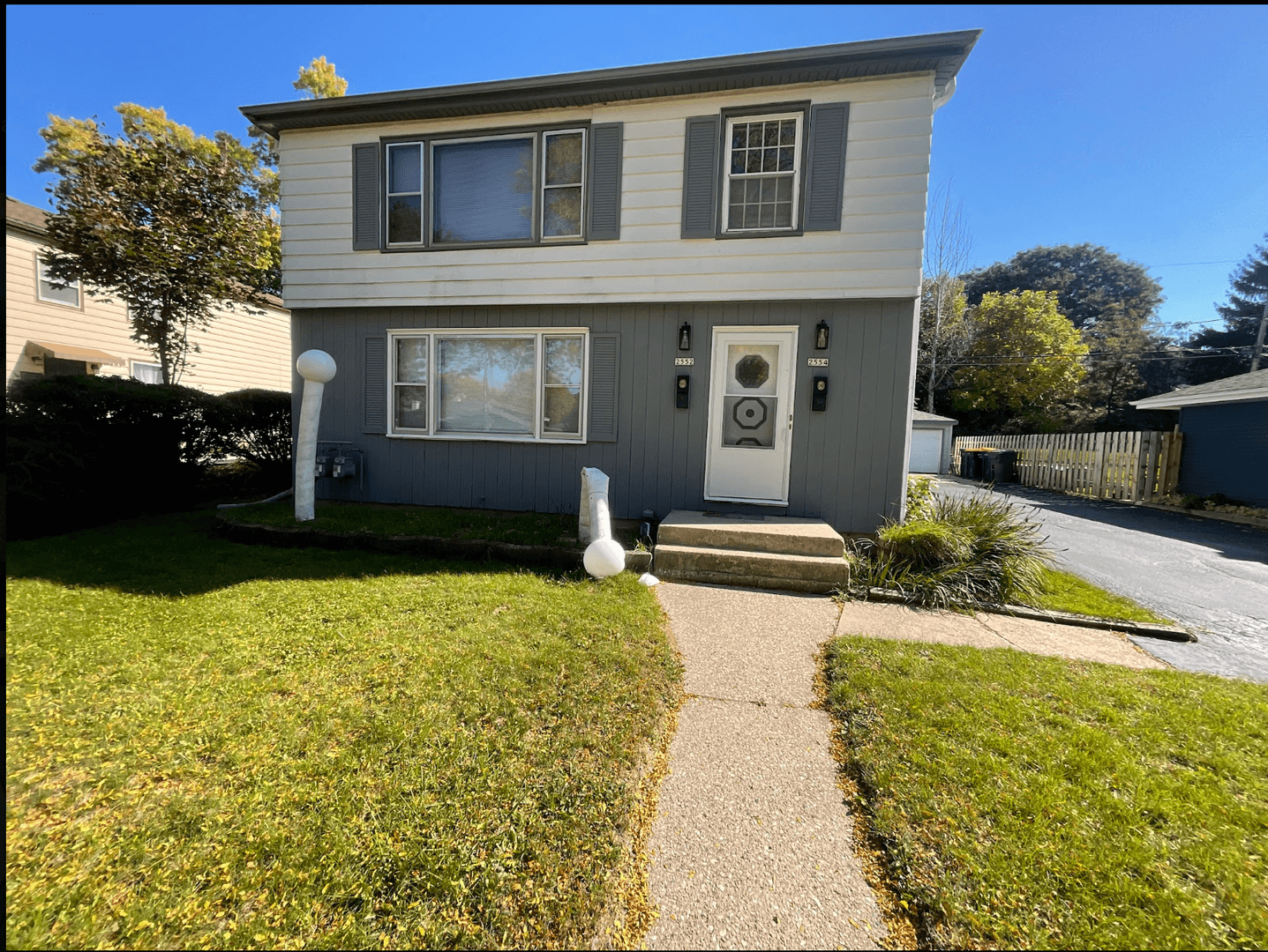 West Allis Apartment: 2552 S 96th St