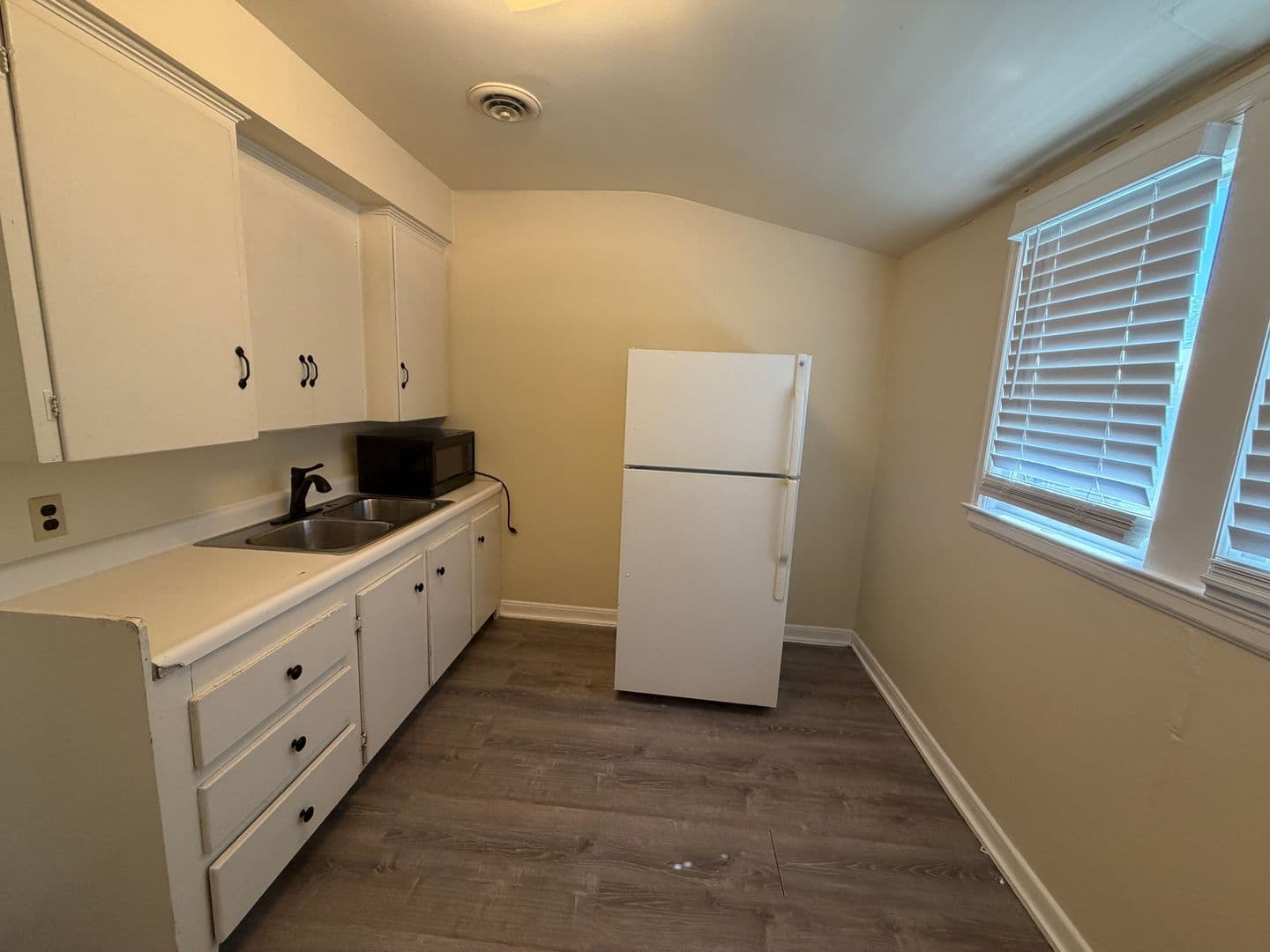 Milwaukee Apartment: 4134 N 50th Street