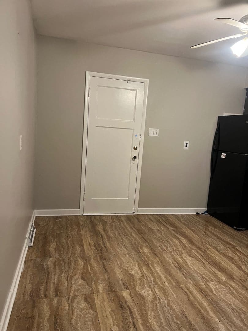 Milwaukee Apartment: 5328 N 35th St