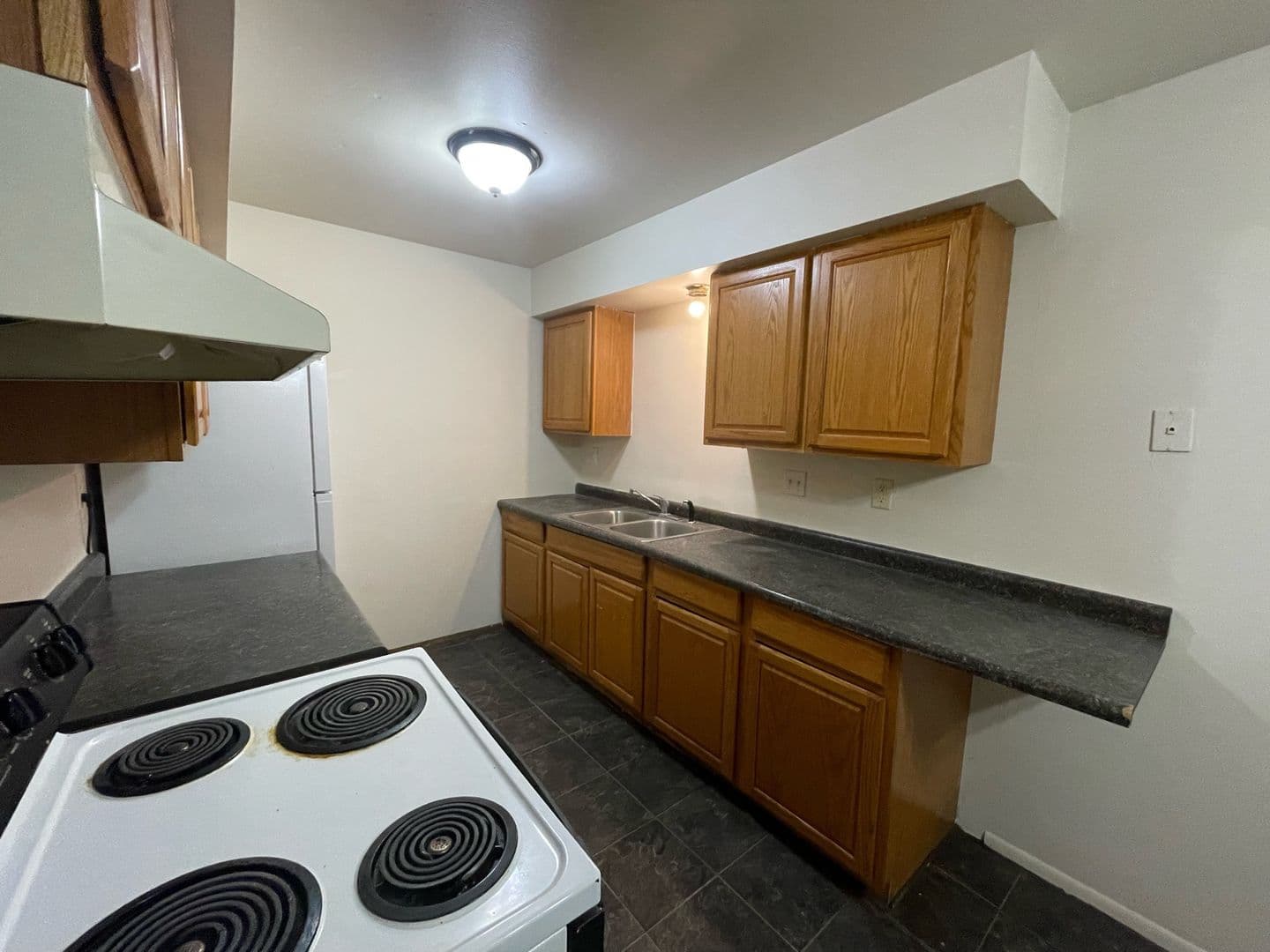 Milwaukee Apartment: 9900 W Fond Du Lac Ave