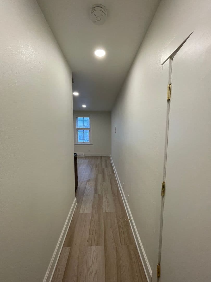 Waukesha Apartment: 916 Clinton St