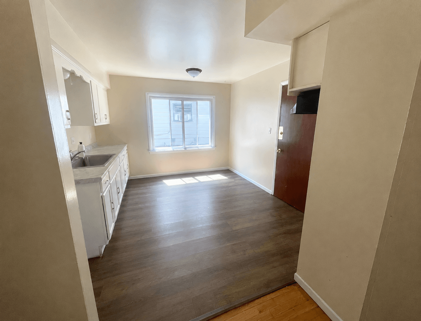 Milwaukee Apartment: 6408 N 58th St