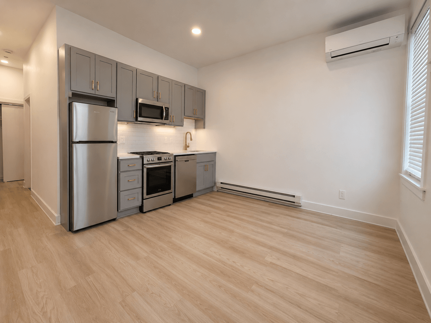 Waukesha Apartment: 916 Clinton St