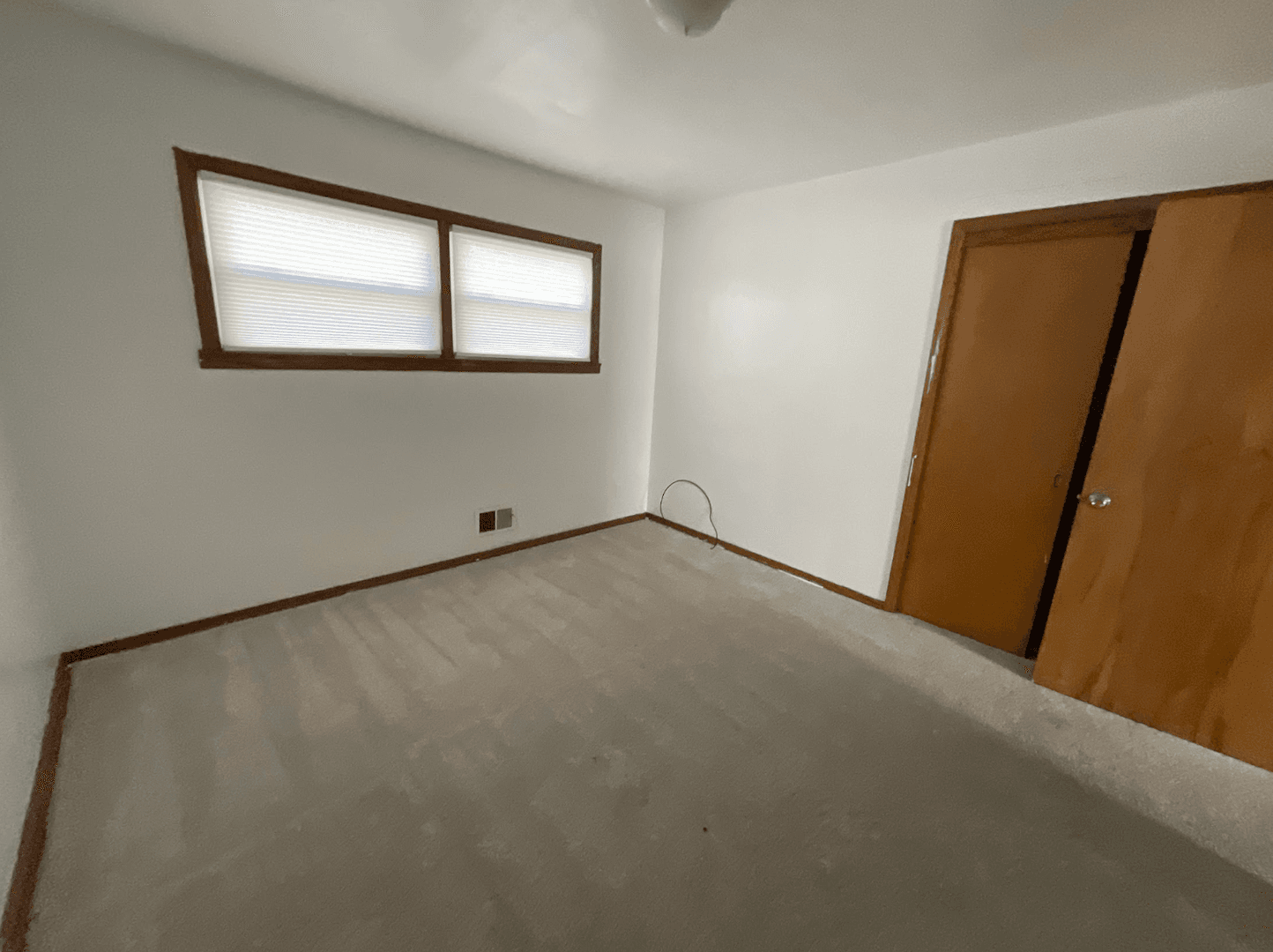 West Allis Apartment: 2552 S 96th St