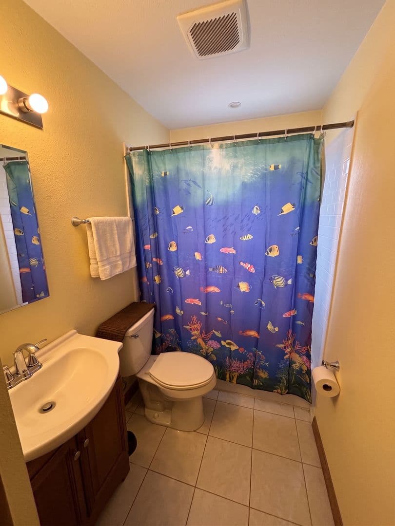 Milwaukee Apartment: 4201 W Morgan Ave