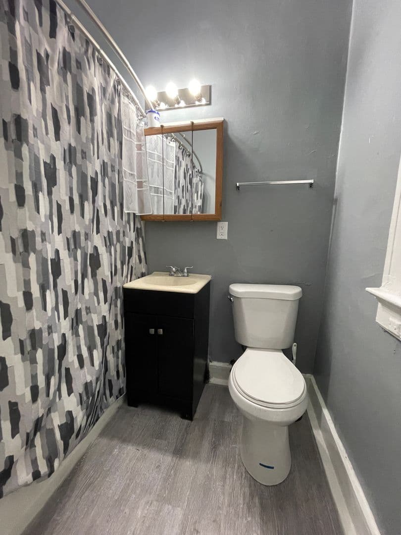Milwaukee Apartment: 2649 N 1st St