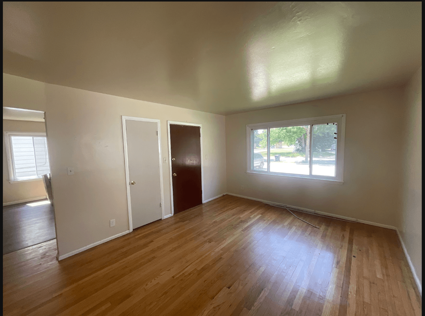 Milwaukee Apartment: 6408 N 58th St