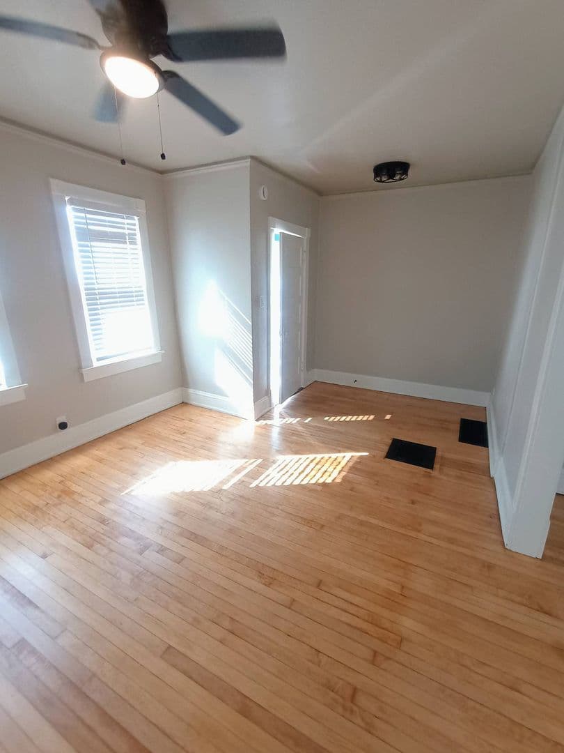 Milwaukee Townhome: 1822 N Warren Ave