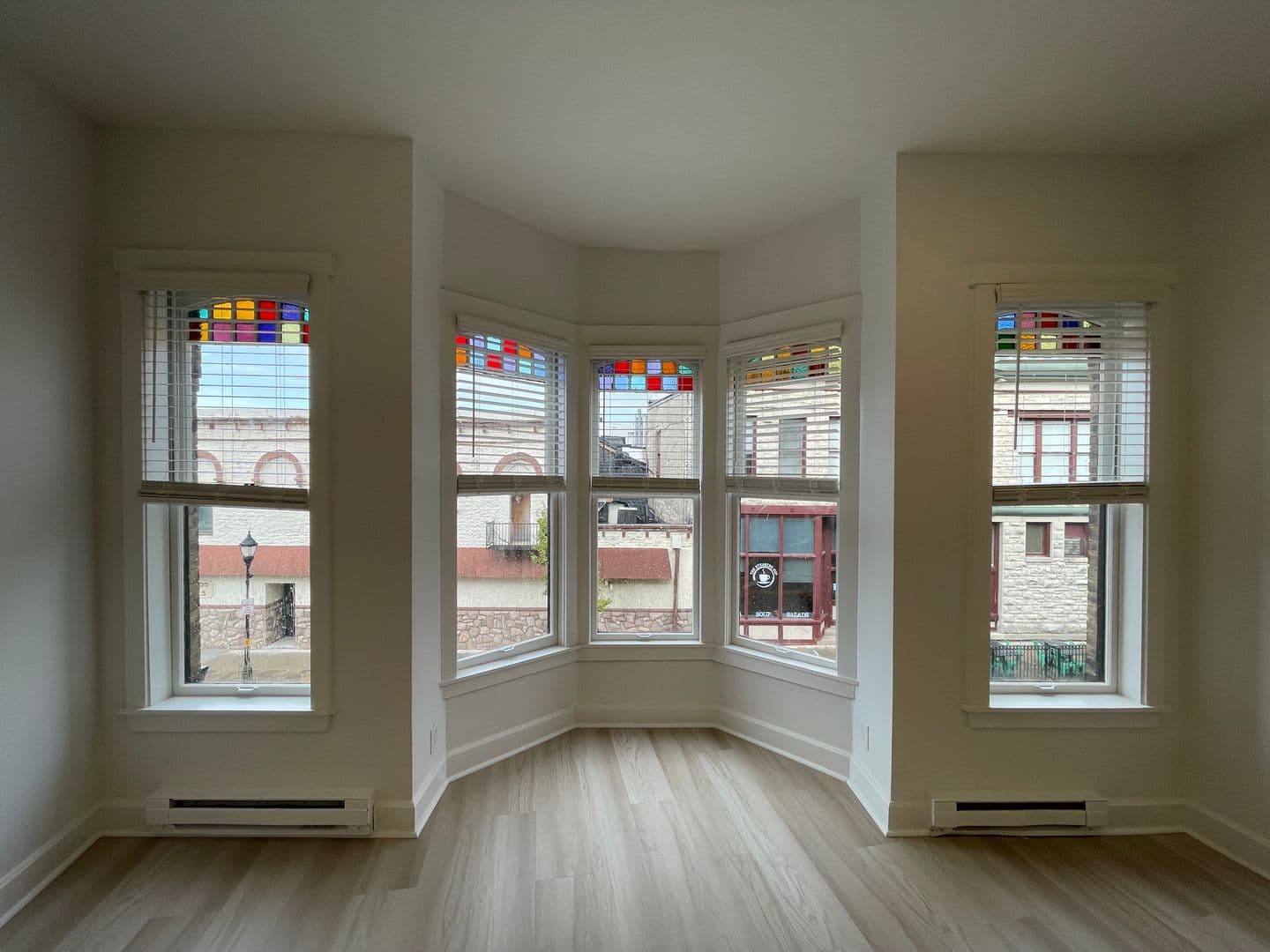 Waukesha Apartment: 916 Clinton St
