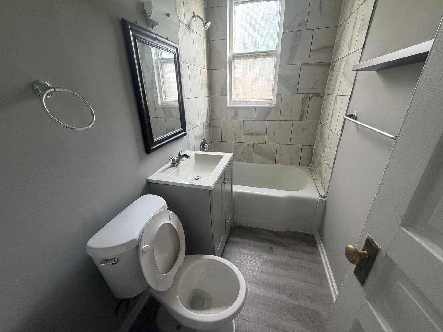Milwaukee Apartment: 1922 N 27th St