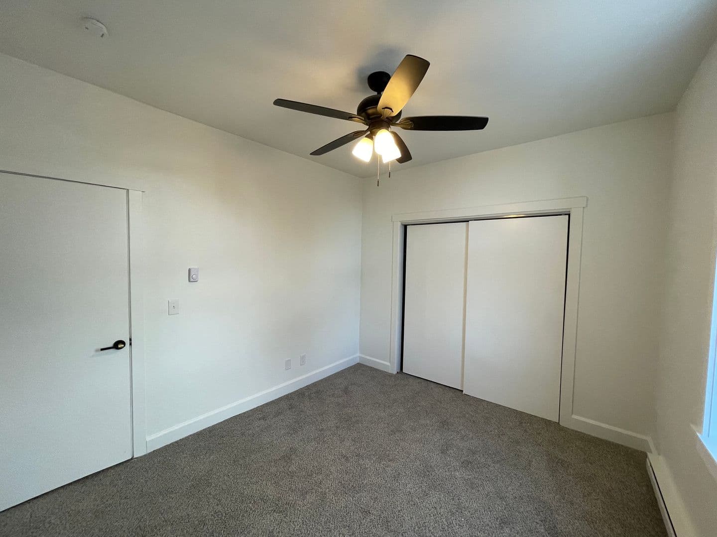 Waukesha Apartment: 916 Clinton St