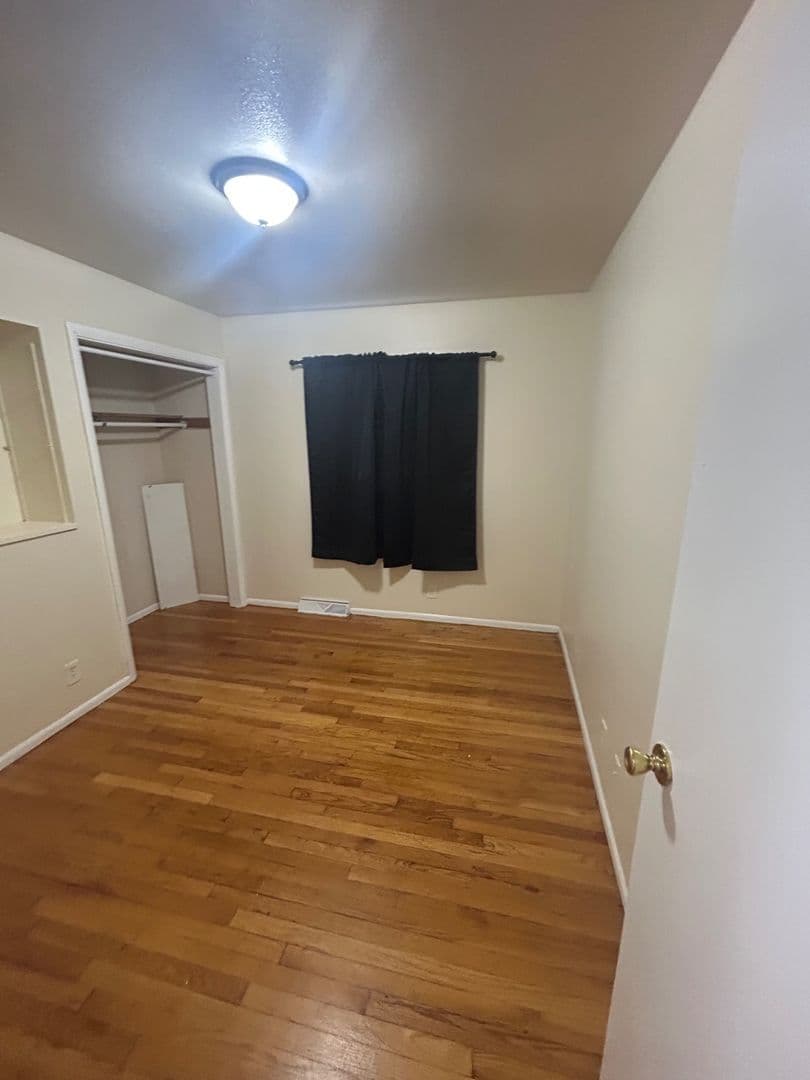 Milwaukee Apartment: 6408 N 58th St