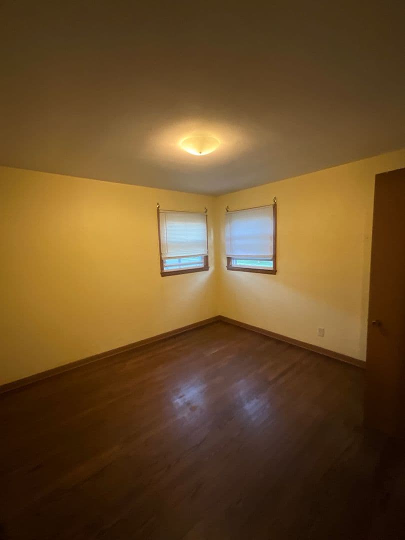 Milwaukee Apartment: 4201 W Morgan Ave