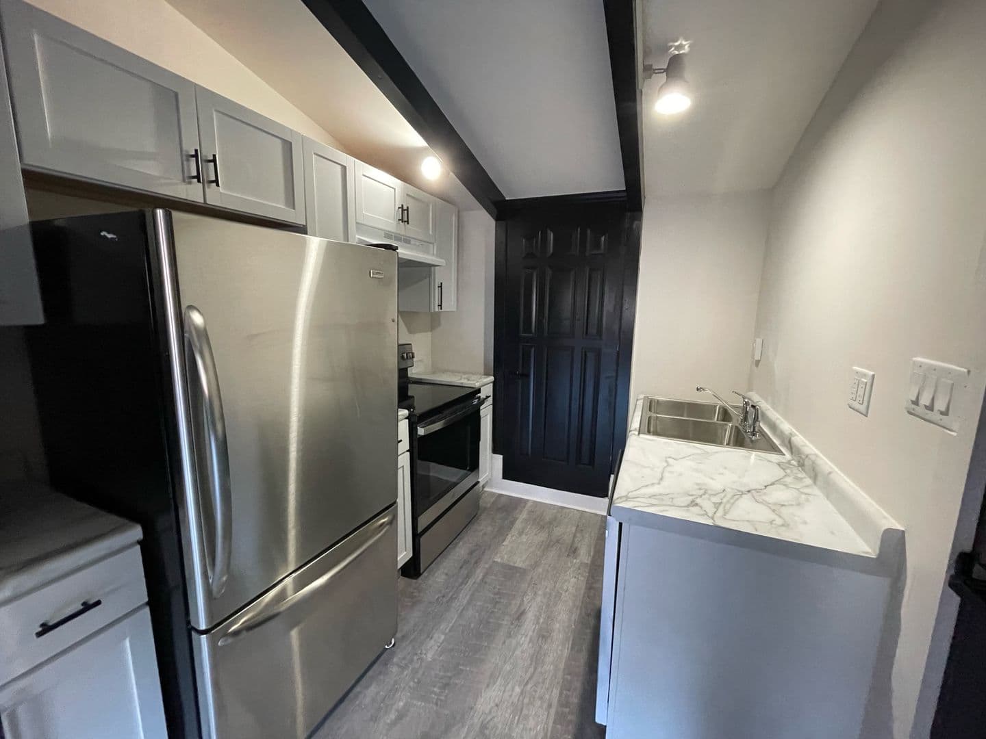 Milwaukee Apartment: 4630 W North Ave