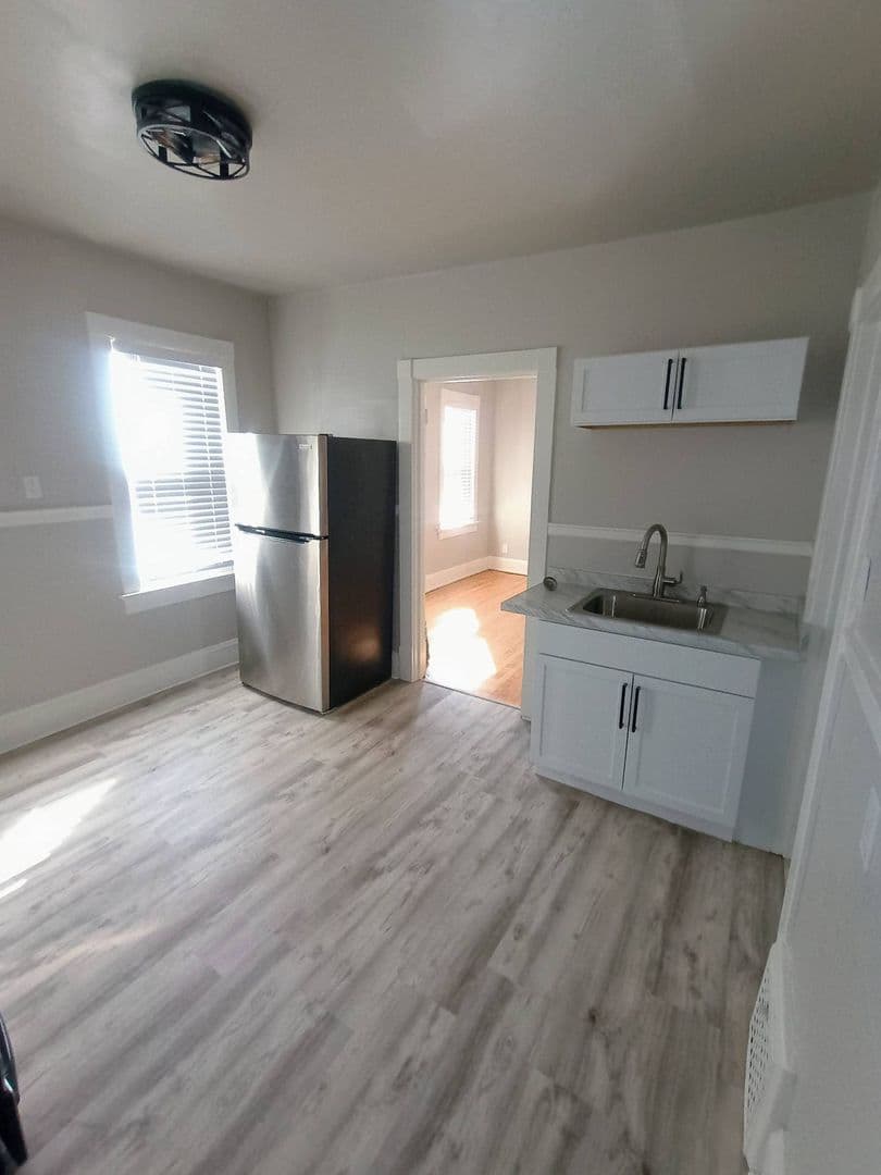 Milwaukee Townhome: 1822 N Warren Ave