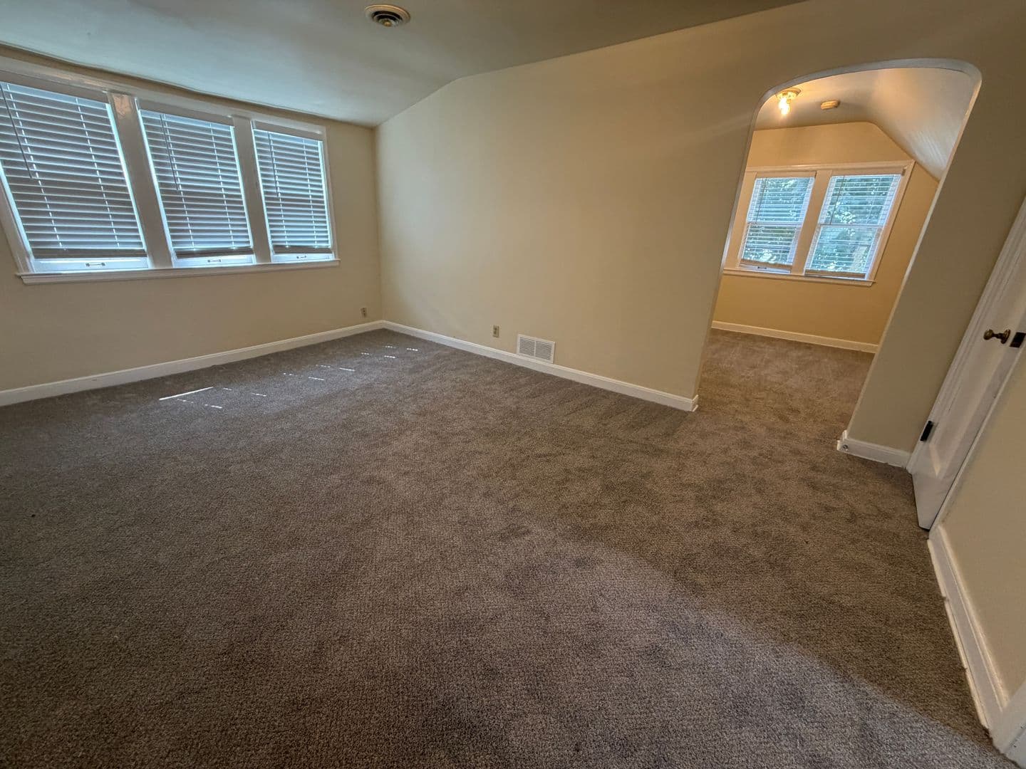 Milwaukee Apartment: 4134 N 50th Street