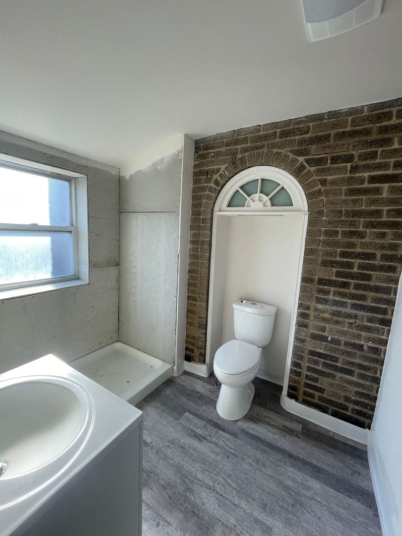 Milwaukee Apartment: 4630 W North Ave