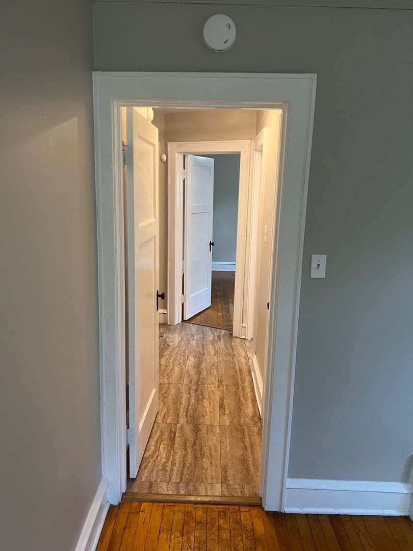 Milwaukee Apartment: 5328 N 35th St