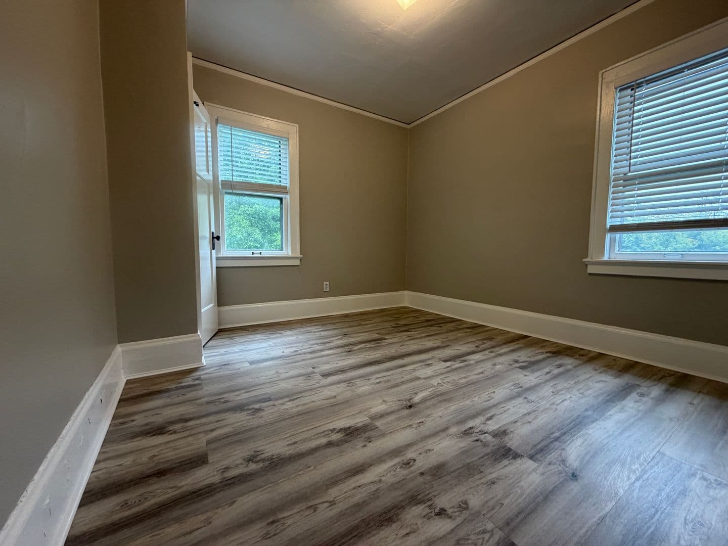 Milwaukee Apartment: 3633 N 3rd St