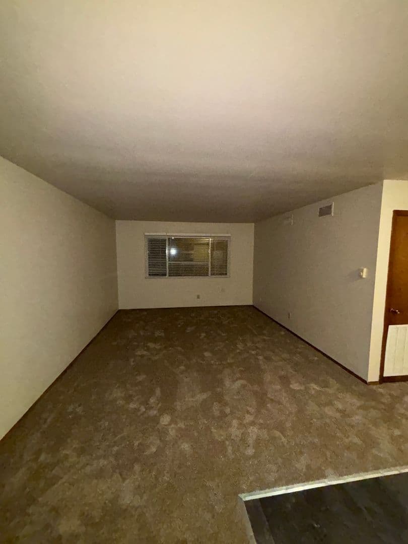 Milwaukee Apartment: 9900 W Fond Du Lac Ave