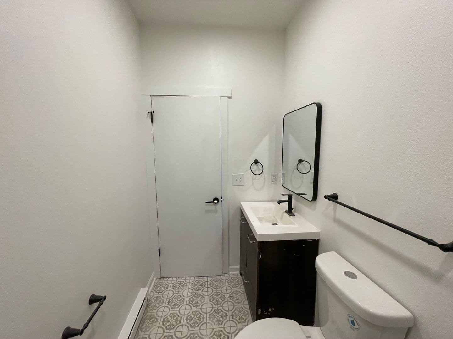 Waukesha Apartment: 916 Clinton St