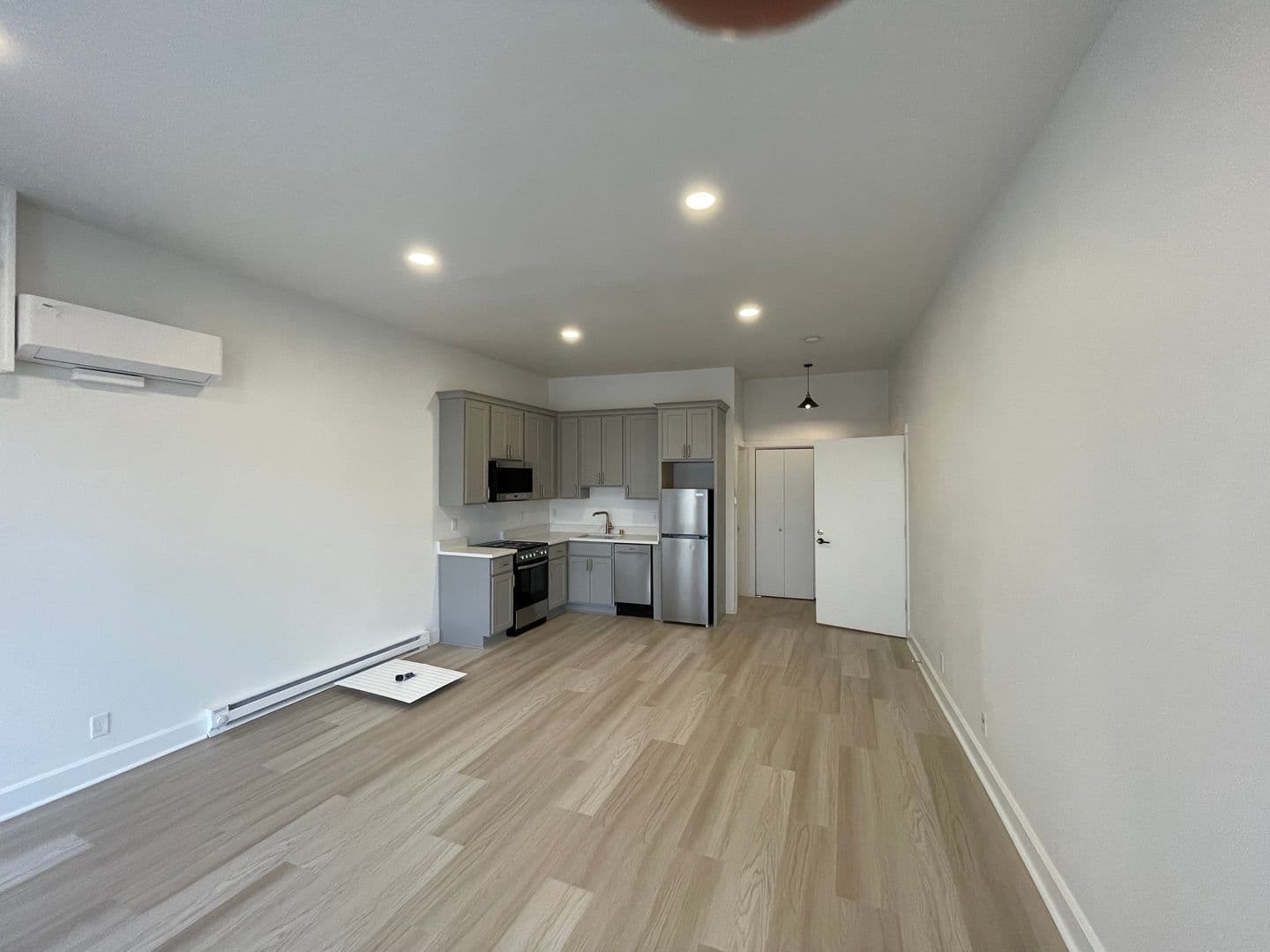 Waukesha Apartment: 916 Clinton St