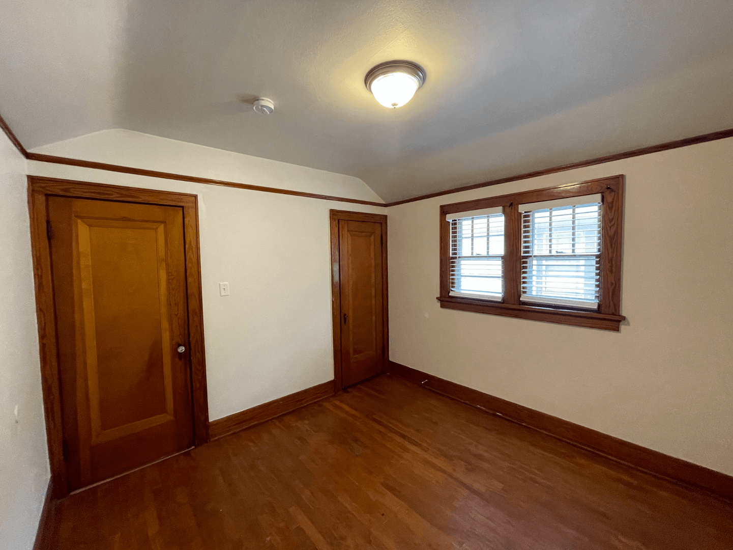 Milwaukee Apartment: 5330 N 39th St