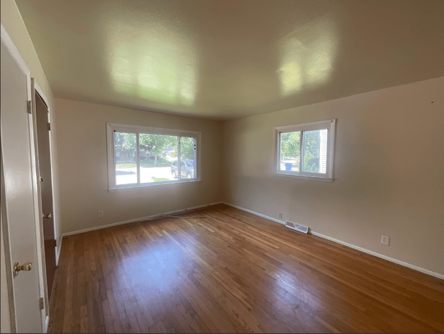 Milwaukee Apartment: 6408 N 58th St