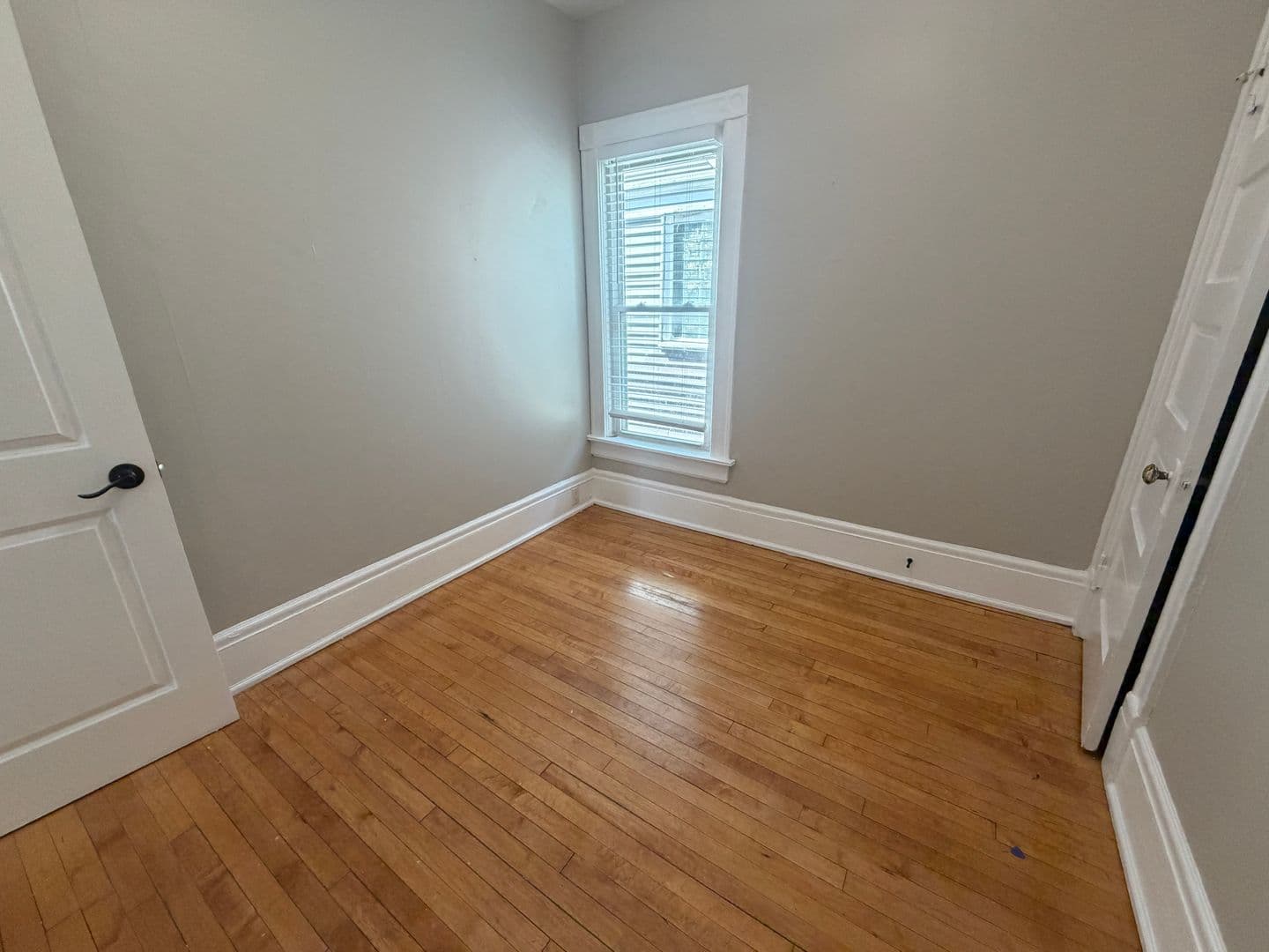 Milwaukee Apartment: 140 E Concordia Ave