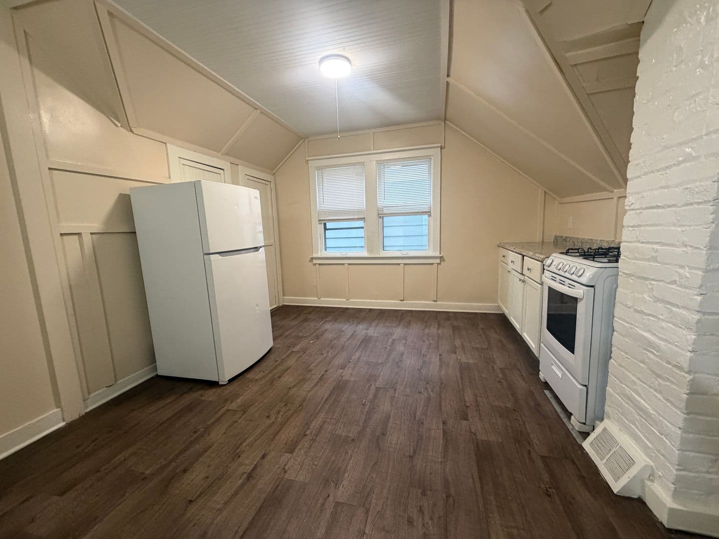 Milwaukee Apartment: 3127 N 34th St