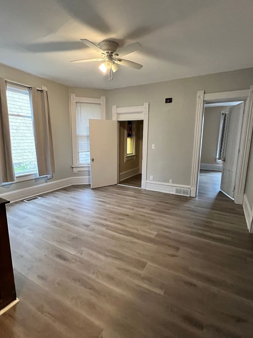 Milwaukee Apartment: 2330 N 1st St