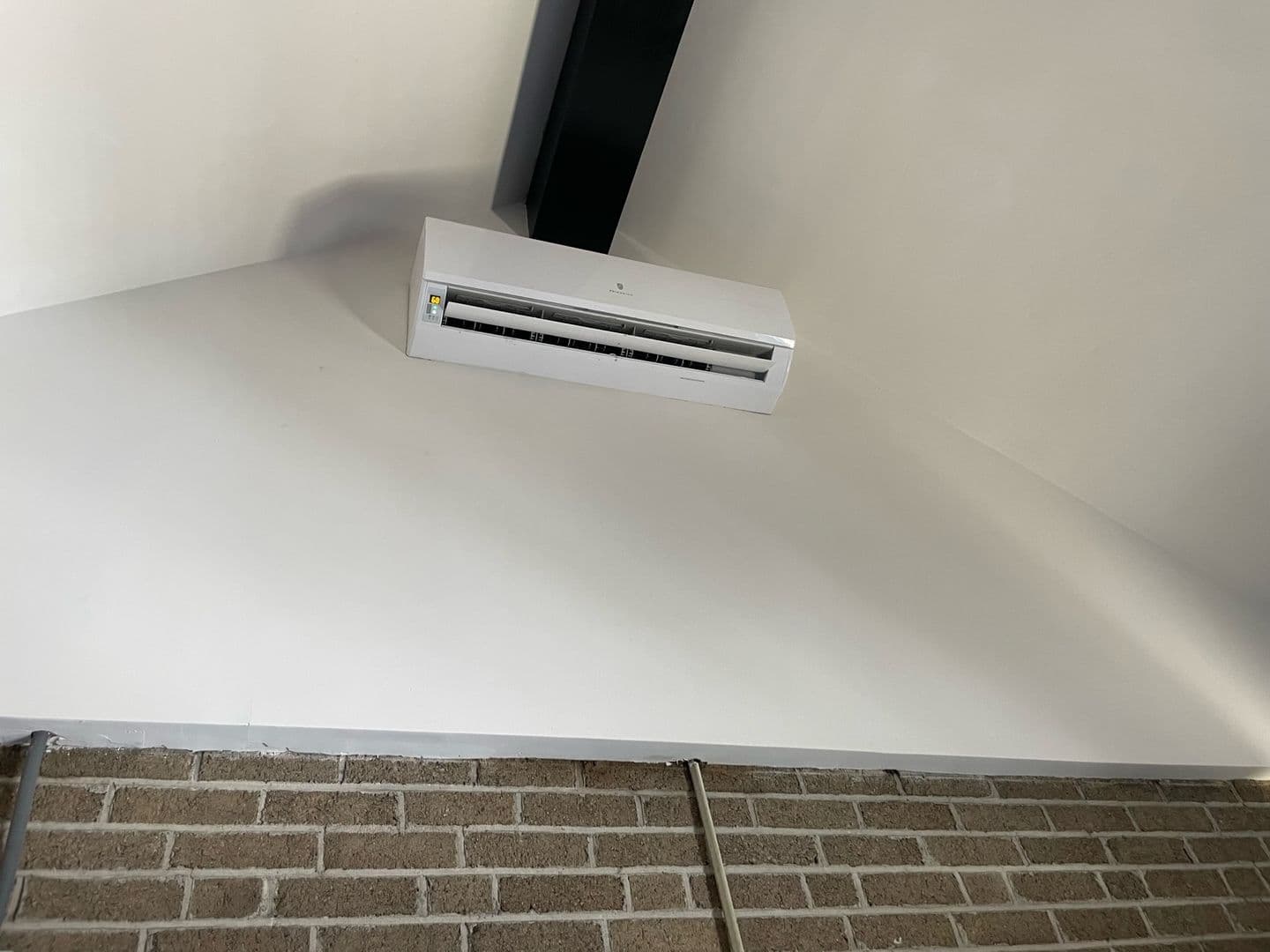 Milwaukee Apartment: 4630 W North Ave