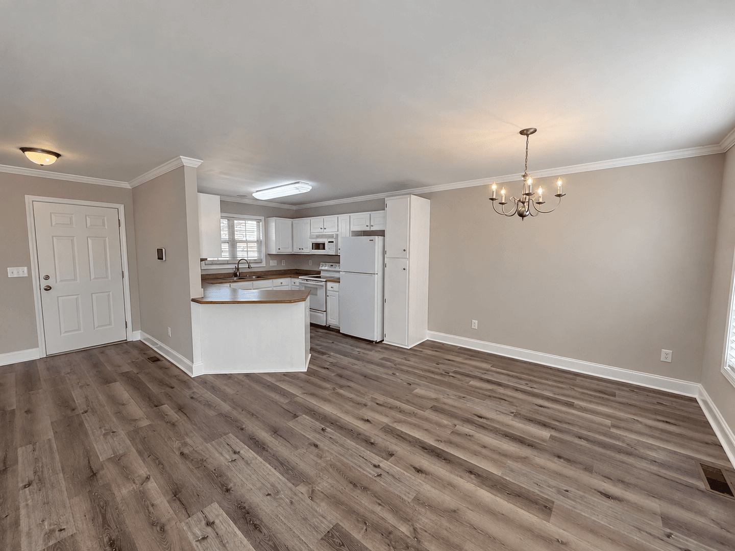 Graham House: 714 RALPH GRAHAM DRIVE