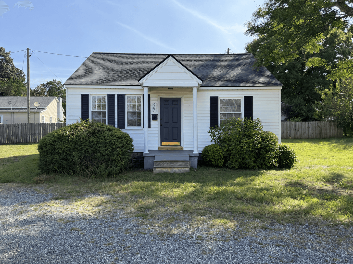 Graham House: 901 Checker St