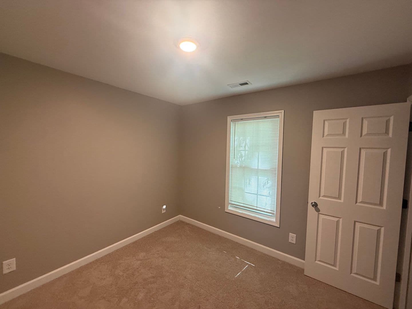 Graham Apartment: 317 E. GILBREATH STREET