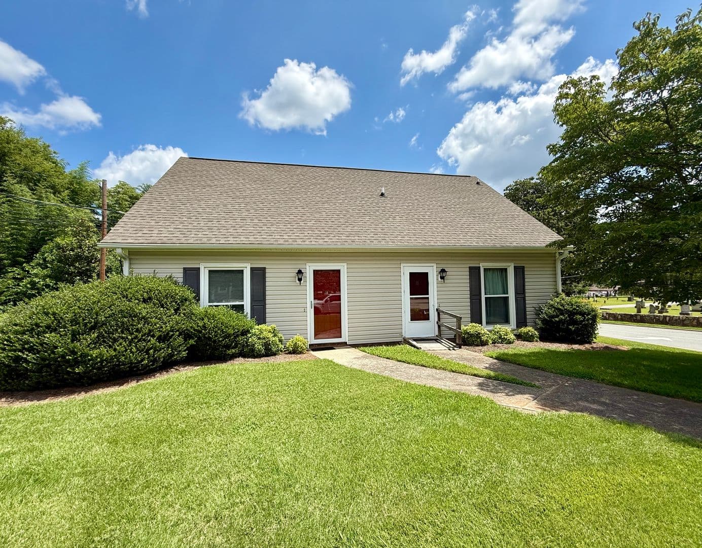 Burlington Apartment: 105 Glenwood Ave