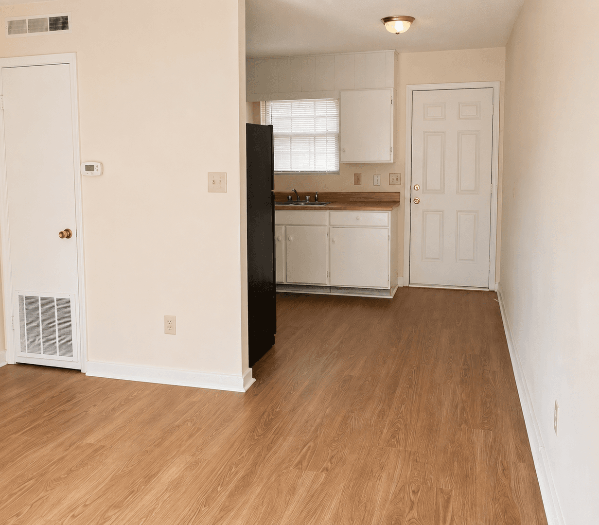 GRAHAM Apartment: 120 ALBANY ST - 17
