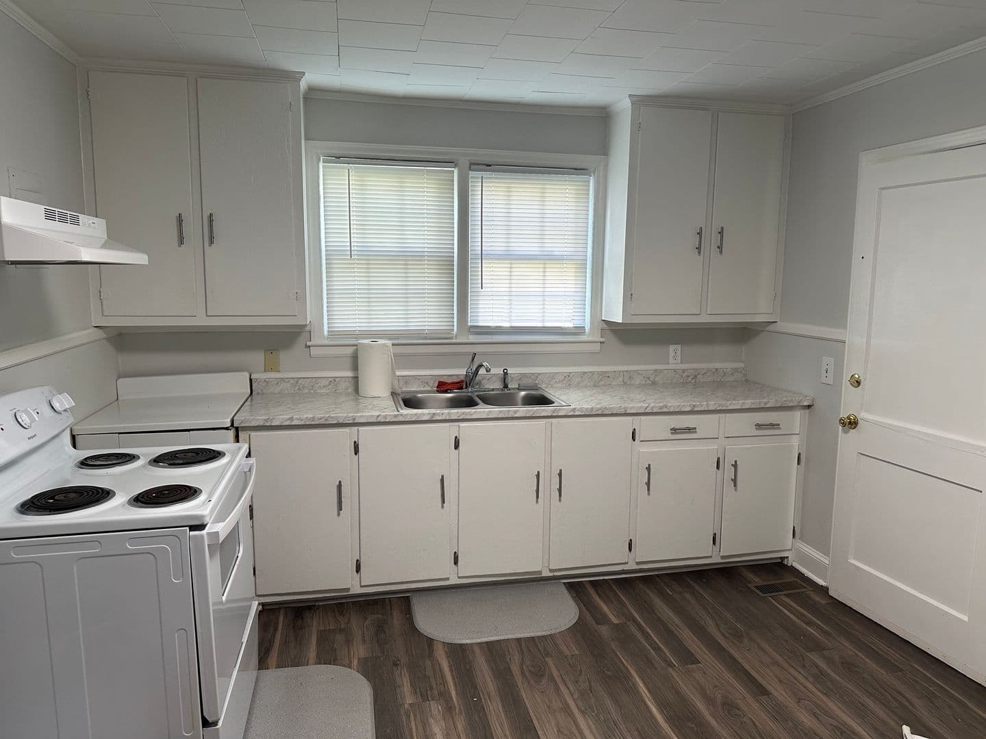 Graham Apartment: 515 N. MAIN STREET #1-4