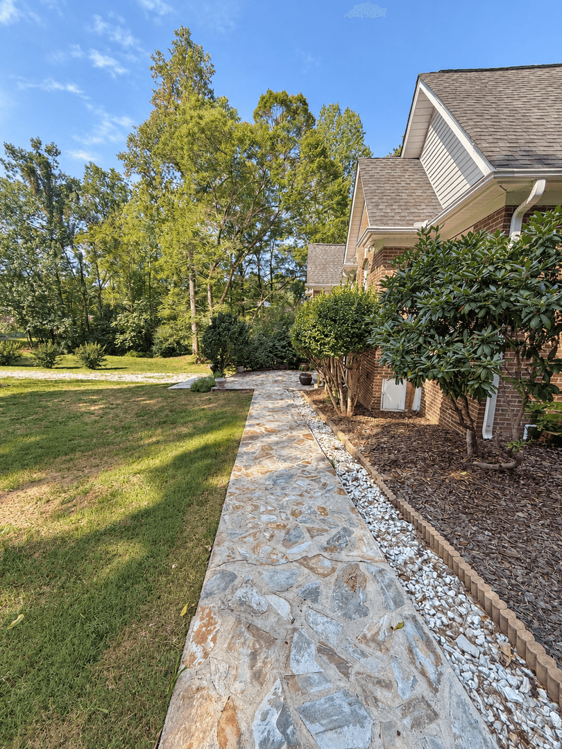 Mebane House: 2040 Webster Grove Dr