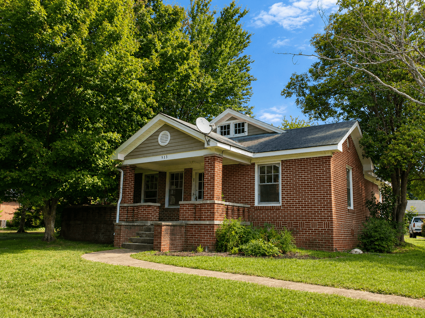 Burlington House: 513 ALAMANCE ROAD