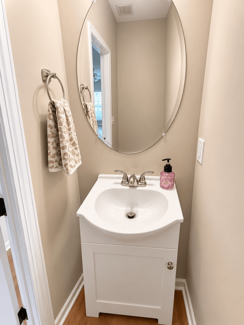Whitsett House: 6896 Derby Run Dr