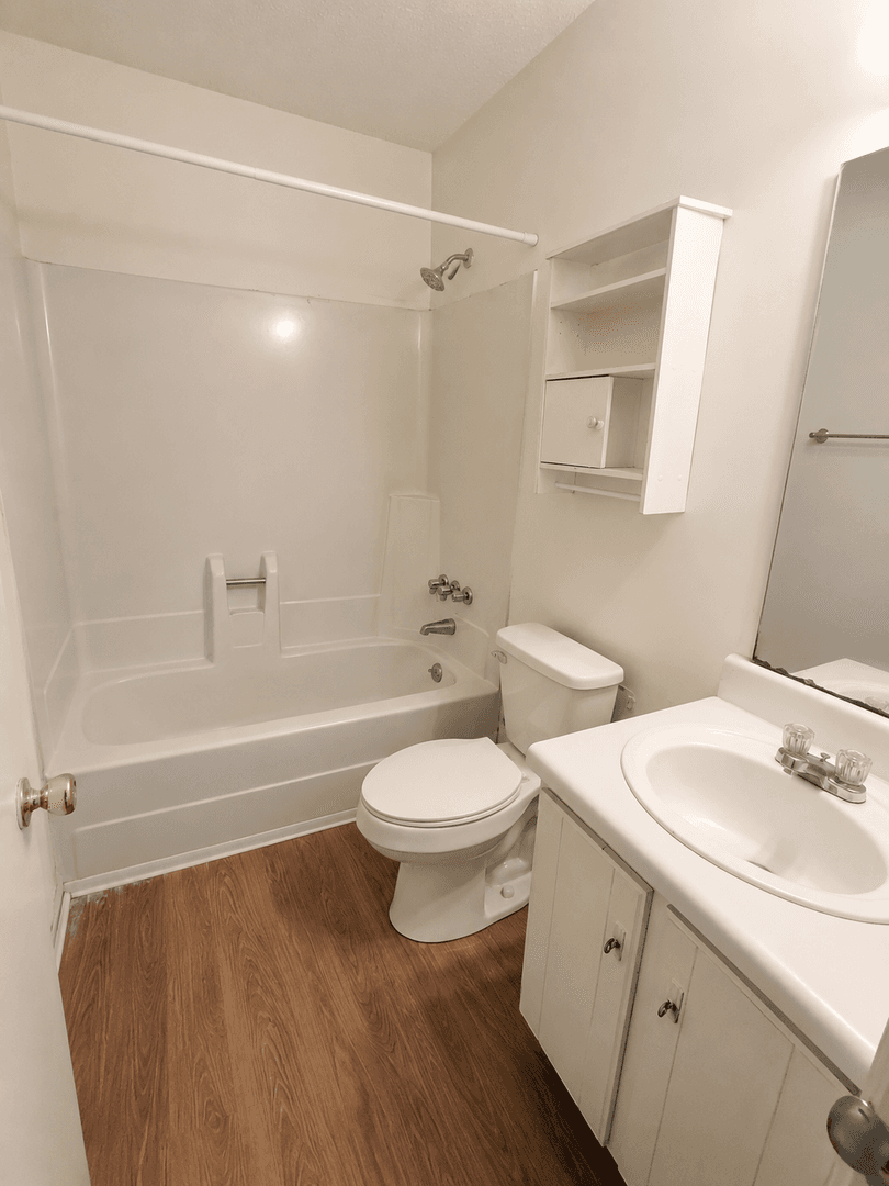 GRAHAM Apartment: 120 ALBANY ST - 17
