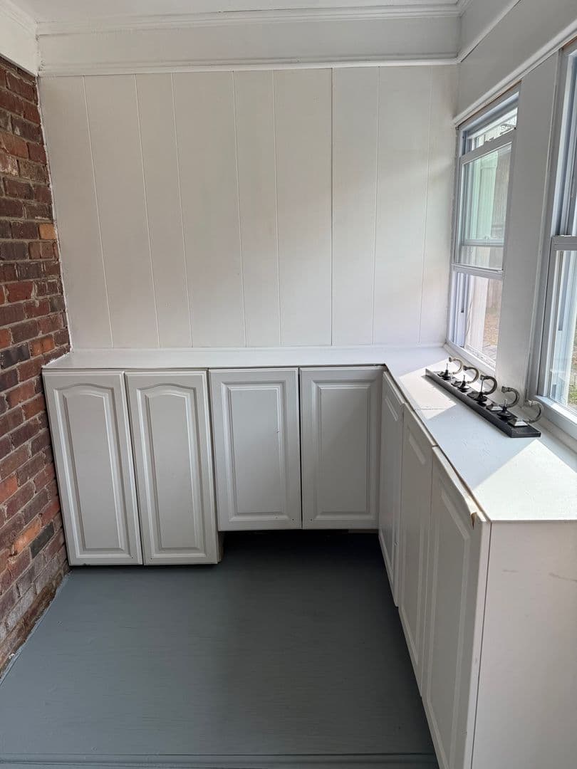 Burlington House: 113 HIGHLAND AVENUE